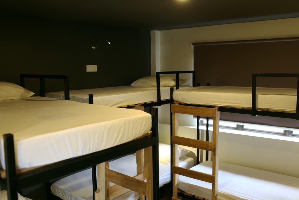 Hostel Revopackers Beds And Bunks