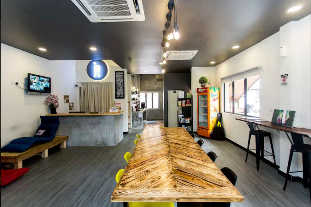 Revopackers Beds And Bunks Hostel Kuala Lumpur